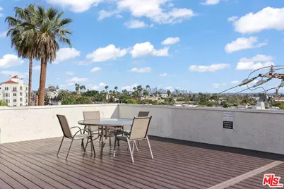 8400 De Longpre Ave #202, West Hollywood, CA 90069 - Photo 25