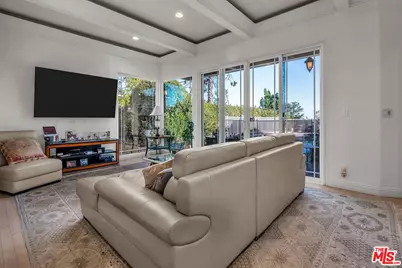 10810 Via  Verona St, Los Angeles, CA 90077 - Photo 9