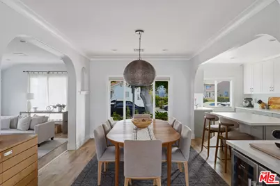 2101 Thurman Ave, Los Angeles, CA 90016 - Photo 15