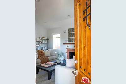 2101 Thurman Ave, Los Angeles, CA 90016 - Photo 5