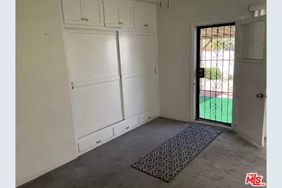 3766 Cimarron St, Los Angeles, CA 90018 - Photo 15