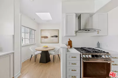 9848 Vidor Dr #402, Los Angeles, CA 90035 - Photo 7