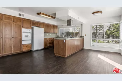 2695 Cordelia Rd, Los Angeles, CA 90049 - Photo 11