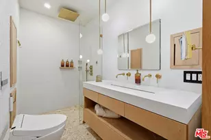 8237 Roxbury Rd, Los Angeles, CA 90069 - Photo 39