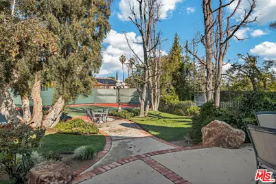 5119 Quakertown Ave, Woodland Hills, CA 91364 - Photo 33