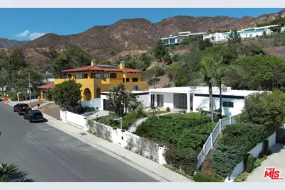 18073 Sandy Cape Dr, Pacific Palisades, CA 90272 - Photo 47