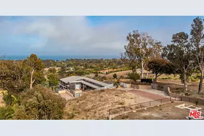 6754 Dume Dr, Malibu, CA 90265 - Photo 5