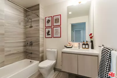 1050 S Grand Ave #1901, Los Angeles, CA 90015 - Photo 15