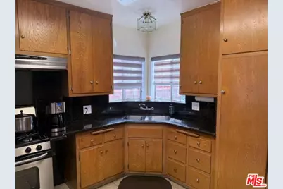 3284 Cherokee Ave, South Gate, CA 90280 - Photo 13