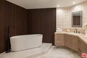 10430 Wilshire Blvd, Los Angeles, CA 90024 - Photo 19