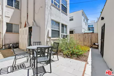 1335 Roxbury Dr #1337 1/2, Los Angeles, CA 90035 - Photo 11