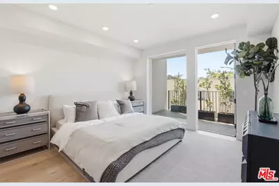 505 S Barrington Ave #104, Los Angeles, CA 90049 - Photo 13