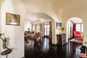 200 S Mansfield Ave, Los Angeles, CA 90036 - Photo 7