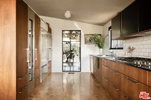 2825 La Cuesta Dr, Los Angeles, CA 90046 - Photo 13