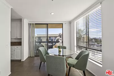 7320 Hawthorn Ave #401, Los Angeles, CA 90046 - Photo 5