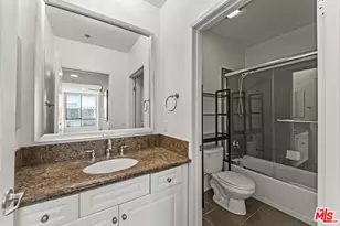 7320 Hawthorn Ave, Los Angeles, CA 90046 - Photo 19