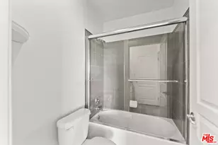 7320 Hawthorn Ave, Los Angeles, CA 90046 - Photo 23