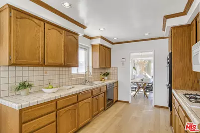 6264 Mosley Ave, Los Angeles, CA 90056 - Photo 21