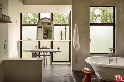 8882 Lookout Mountain Ave, Los Angeles, CA 90046 - Photo 9