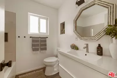 4303 Stillwell Ave, Los Angeles, CA 90032 - Photo 15