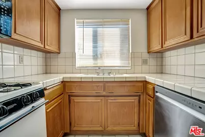 10926 Moorpark St #13, North Hollywood, CA 91602 - Photo 9