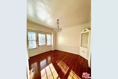 10817 Lindbrook Dr, Los Angeles, CA 90024 - Photo 3