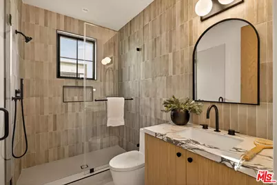 11500 Kingsland St, Los Angeles, CA 90066 - Photo 37