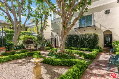 1014 N Doheny Dr, West Hollywood, CA 90069 - Photo 25