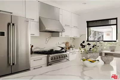 9031 Elevado St, West Hollywood, CA 90069 - Photo 9