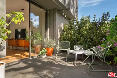 859 S Bundy Dr, Los Angeles, CA 90049 - Photo 15