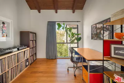 859 S Bundy Dr, Los Angeles, CA 90049 - Photo 11