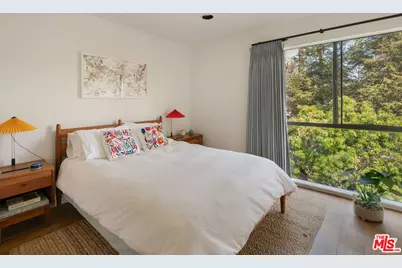 859 S Bundy Dr, Los Angeles, CA 90049 - Photo 13