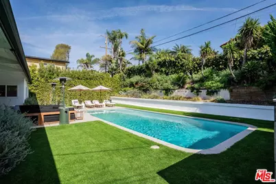 5552 S Corning Ave, Los Angeles, CA 90056 - Photo 23