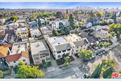 852 N Oxford Ave, Los Angeles, CA 90029 - Photo 3