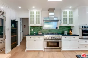 9540 Dalegrove Dr, Beverly Hills, CA 90210 - Photo 17