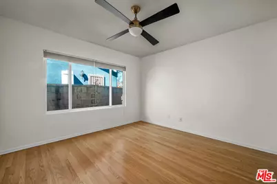 13452 Delano St, Van Nuys, CA 91401 - Photo 17
