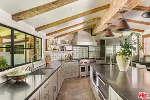 3099 Mandeville Canyon Rd, Los Angeles, CA 90049 - Photo 15