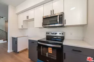 8730 Etiwanda Ave, Northridge, CA 91325 - Photo 17