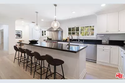 1132 Chantilly Rd, Los Angeles, CA 90077 - Photo 15