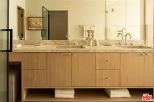 18 Voyage St, Marina del Rey, CA 90292 - Photo 27