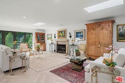 1115 N Bundy Dr, Los Angeles, CA 90049 - Photo 7