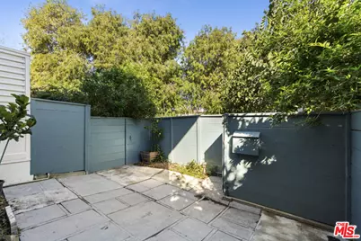 5165 Village Grn, Los Angeles, CA 90016 - Photo 15