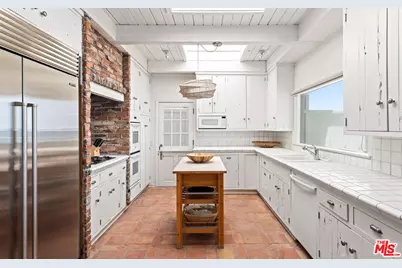 24216 Malibu Rd, Malibu, CA 90265 - Photo 27