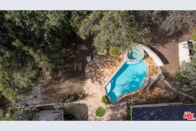 19439 Oxnard St, Tarzana, CA 91356 - Photo 23