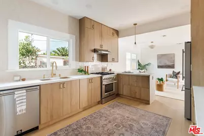 1317 W 48th St, Los Angeles, CA 90037 - Photo 9