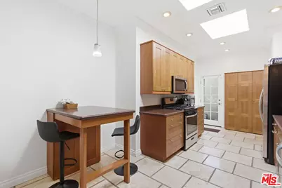 855 N Sweetzer Ave, West Hollywood, CA 90069 - Photo 13