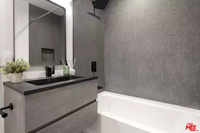 7848 Melita Ave, North Hollywood, CA 91605 - Photo 17