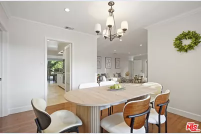 2452 N Altadena Dr, Altadena, CA 91001 - Photo 9