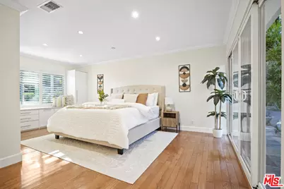 2452 N Altadena Dr, Altadena, CA 91001 - Photo 17