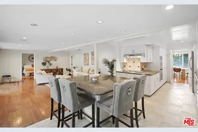 2452 N Altadena Dr, Altadena, CA 91001 - Photo 15